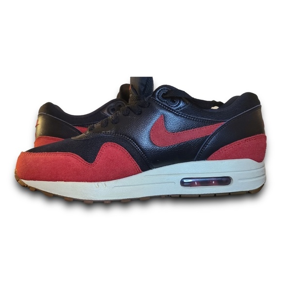 Nike AirMax 1, Black + Red "Sail" with Gum Sole Size 9.5 - Picture 4 of 12